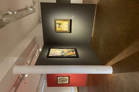Ausstellungsansicht: MIT KRITISCHEM BLICK