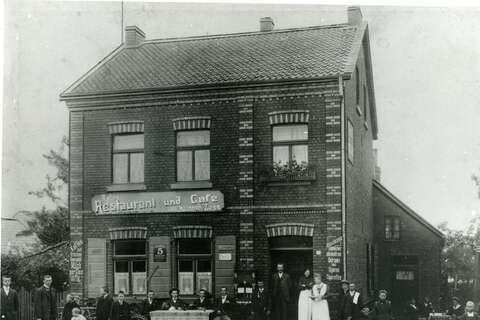 Restaurant und Café Heinrich Zass (später: Haus Hagelkreuz) an der Opladener Straße um 1904
