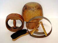 Die Werkzeuge der Hutmacherin