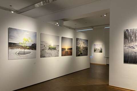 2023-10 Ausstellungsansicht Alastair Magnaldo (1)